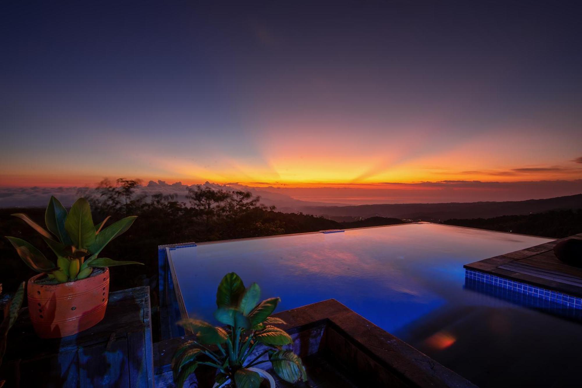 Munduk Heaven Luxury Villas Exterior photo